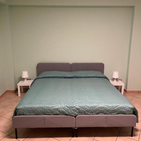 Casa Vacanza Donna Laura Barcellona-Pozzo di Gotto Zewnętrze zdjęcie
