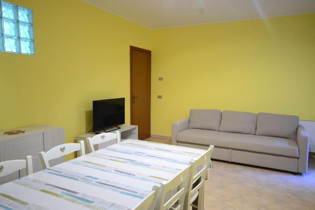 Casa Vacanza Donna Laura Barcellona-Pozzo di Gotto Zewnętrze zdjęcie
