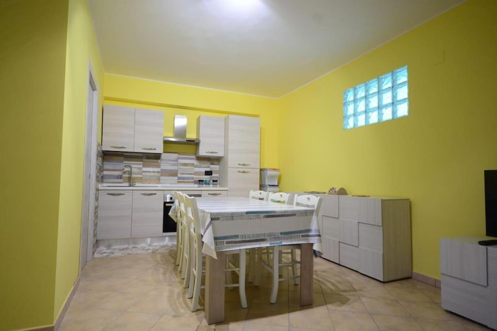 Casa Vacanza Donna Laura Barcellona-Pozzo di Gotto Zewnętrze zdjęcie