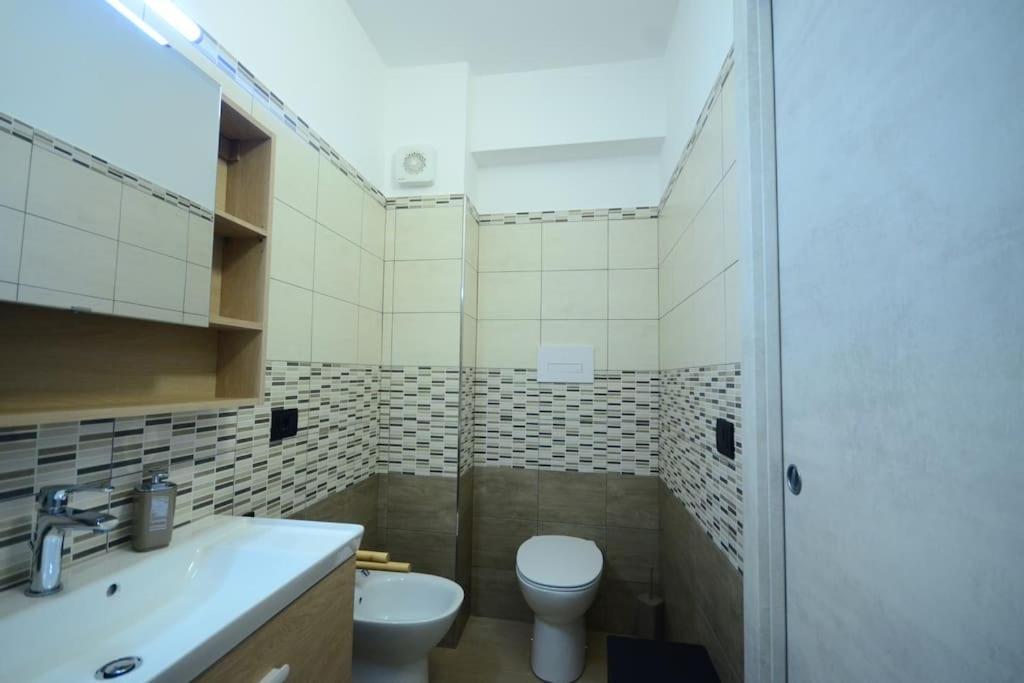 Casa Vacanza Donna Laura Barcellona-Pozzo di Gotto Zewnętrze zdjęcie
