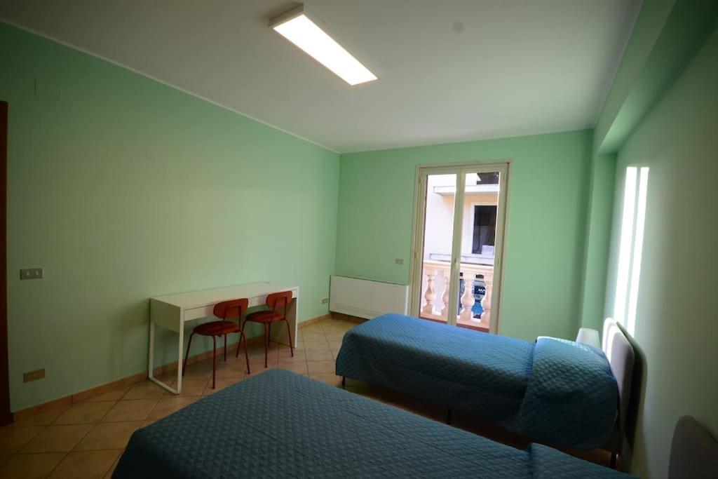 Casa Vacanza Donna Laura Barcellona-Pozzo di Gotto Zewnętrze zdjęcie