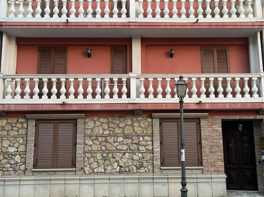 Casa Vacanza Donna Laura Barcellona-Pozzo di Gotto Zewnętrze zdjęcie