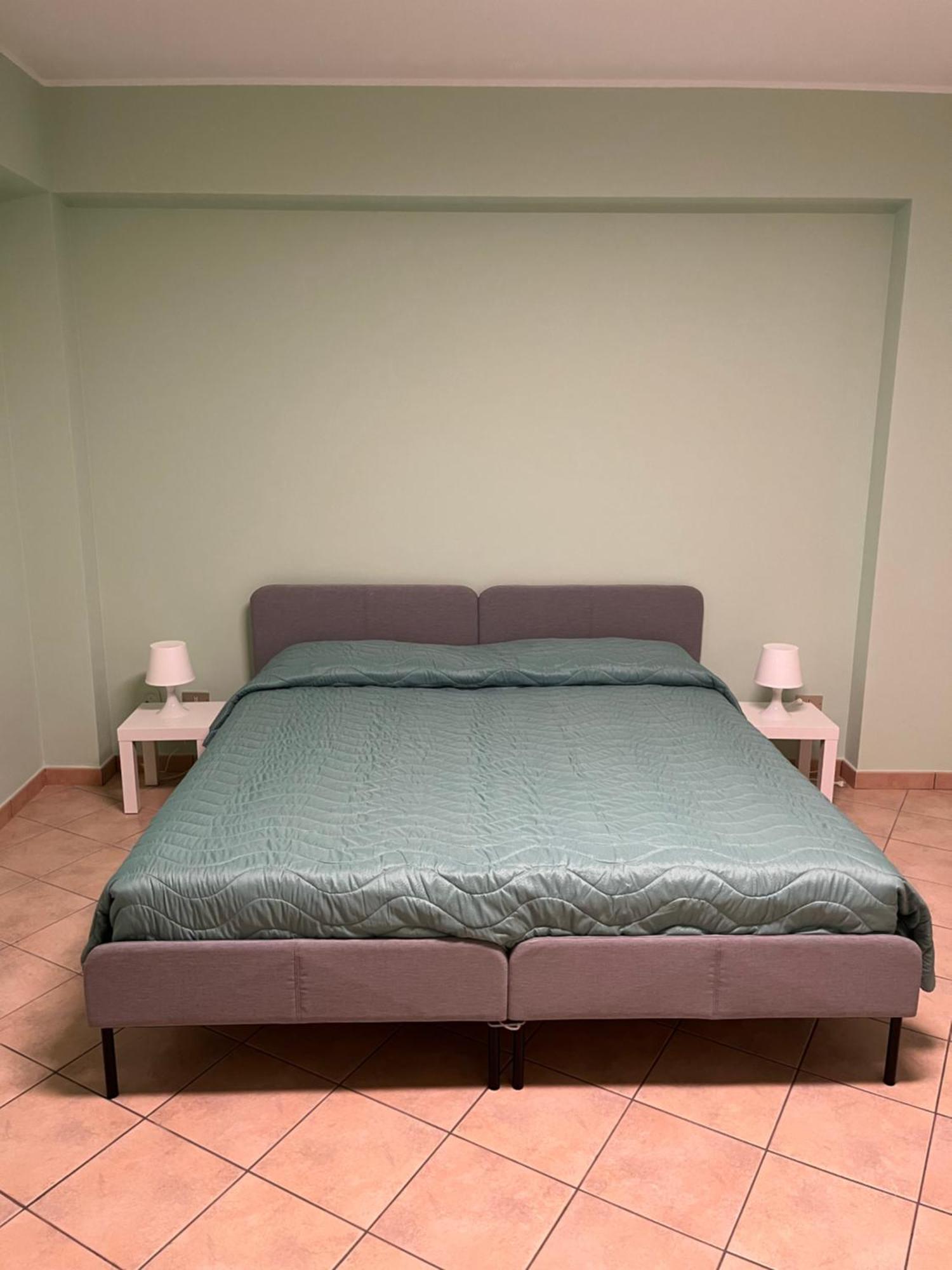 Casa Vacanza Donna Laura Barcellona-Pozzo di Gotto Zewnętrze zdjęcie